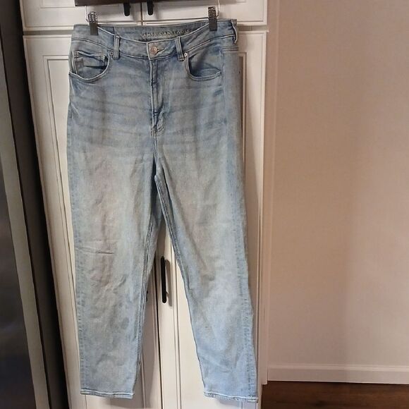 American Eagle Outfitters Light Blue Mom Straight Leg Jeans Stretch - Picture 1 of 8
